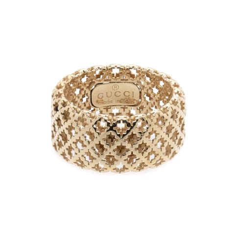 Gucci 18k Gold Diamantissima Ring – Oliver Jewellery